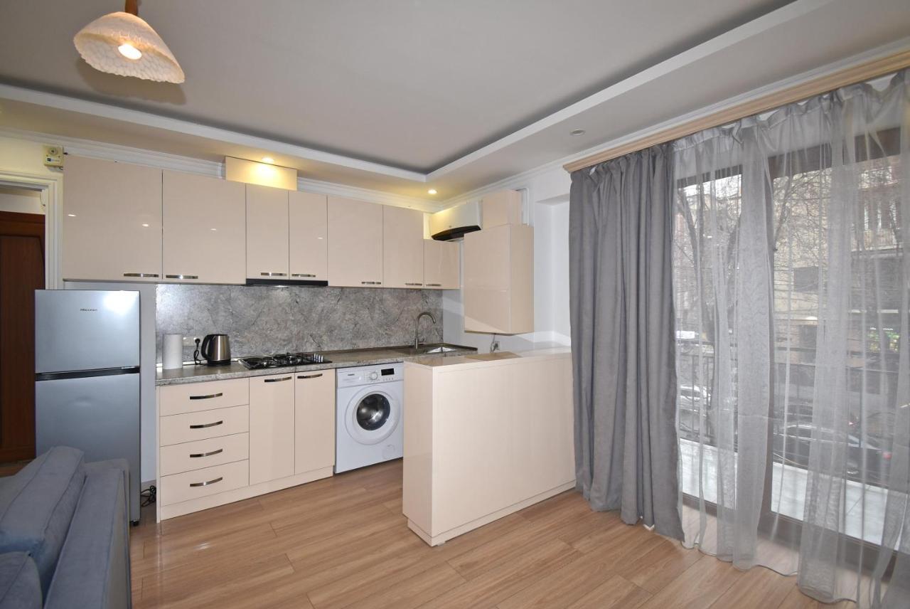 19Tumanyan Excellent Apartment In The Centre Of Capital Єреван Екстер'єр фото