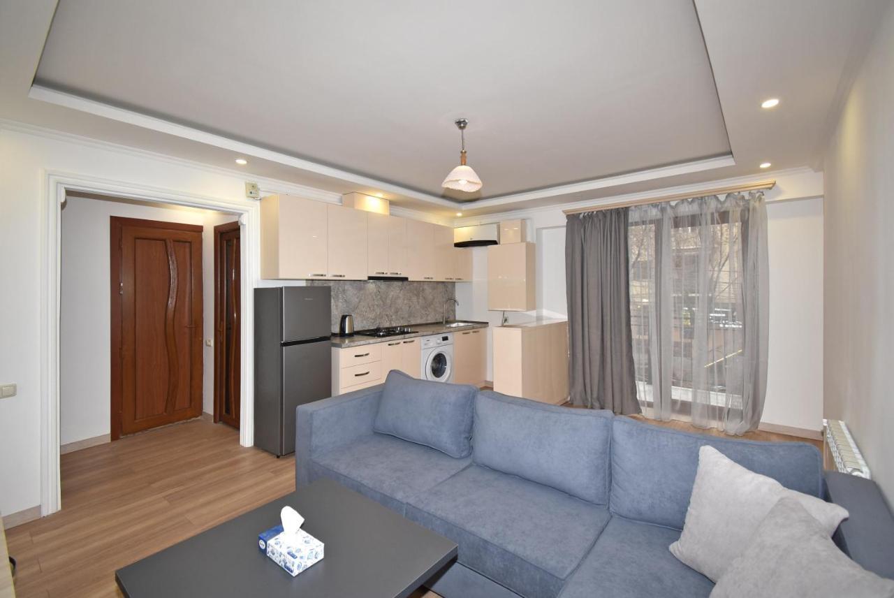 19Tumanyan Excellent Apartment In The Centre Of Capital Єреван Екстер'єр фото